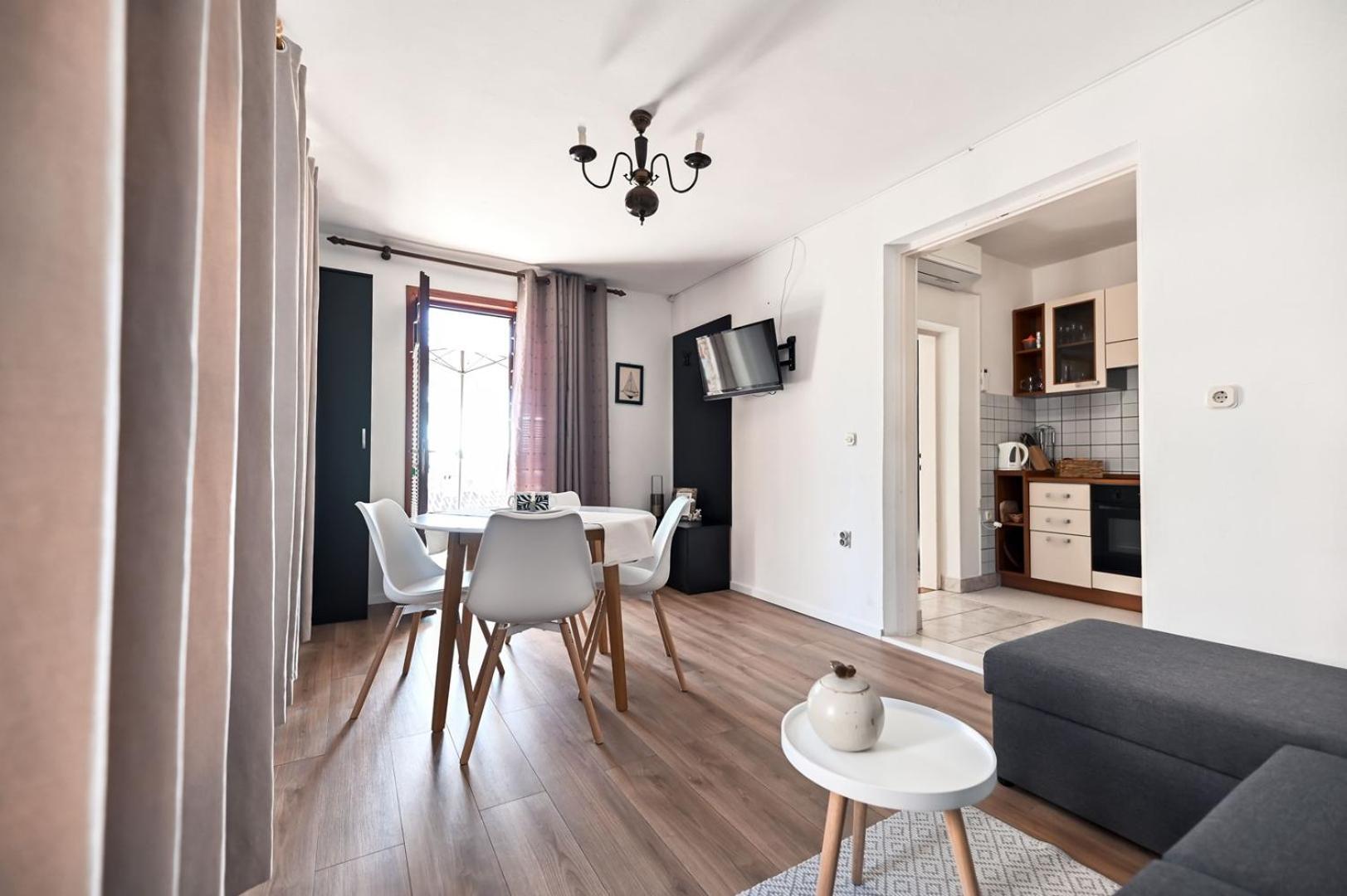 Apartment Rajna Биоград на Мору Екстериор снимка