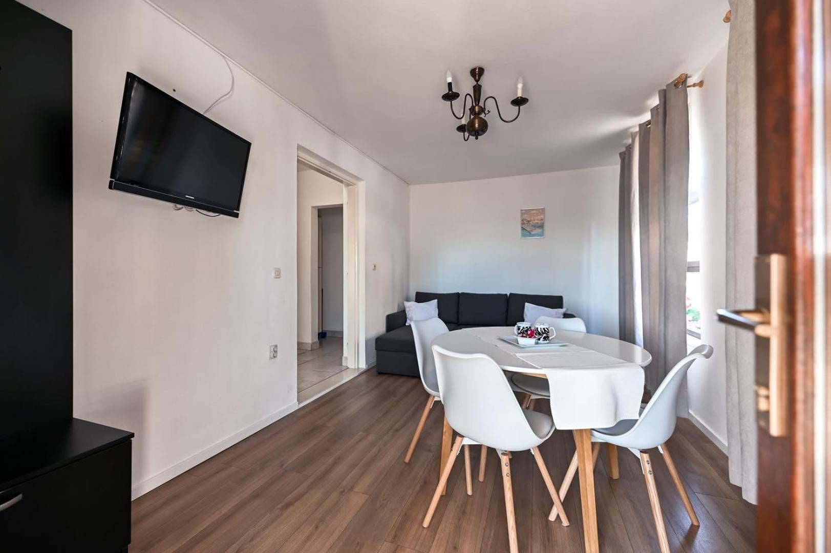 Apartment Rajna Биоград на Мору Екстериор снимка