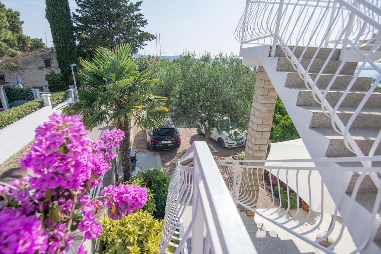 Apartment Rajna Биоград на Мору Екстериор снимка