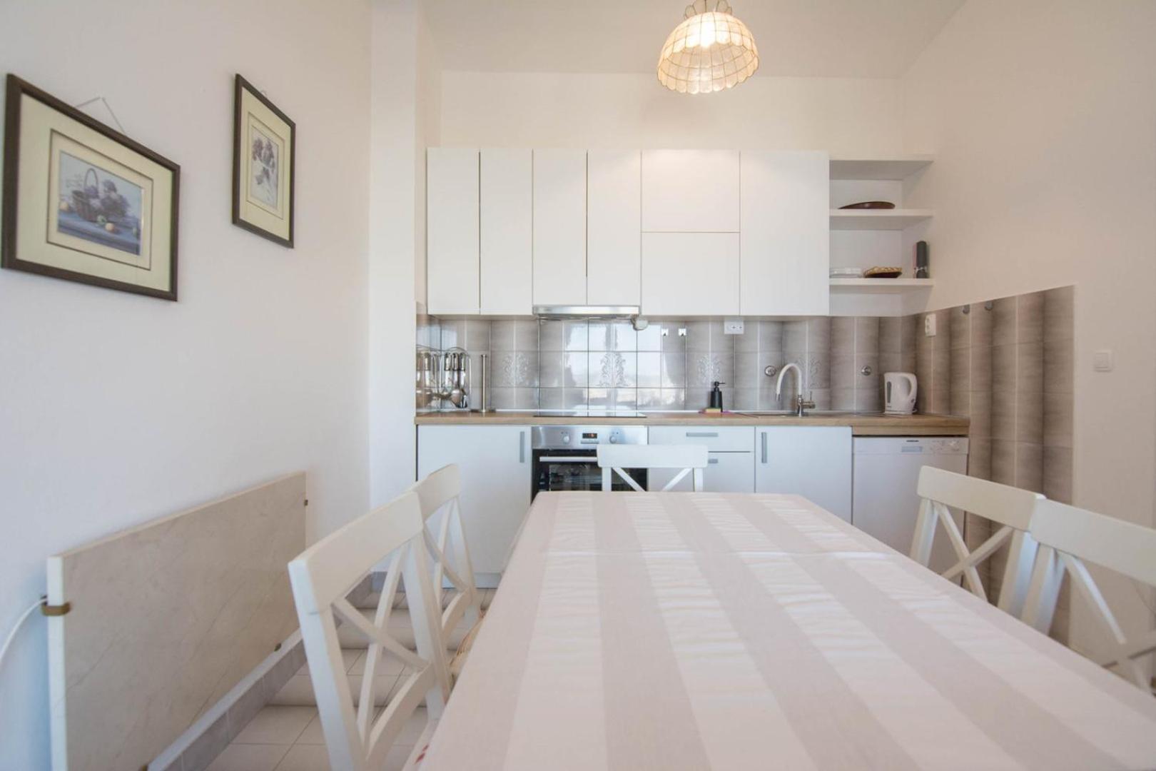 Apartment Rajna Биоград на Мору Екстериор снимка