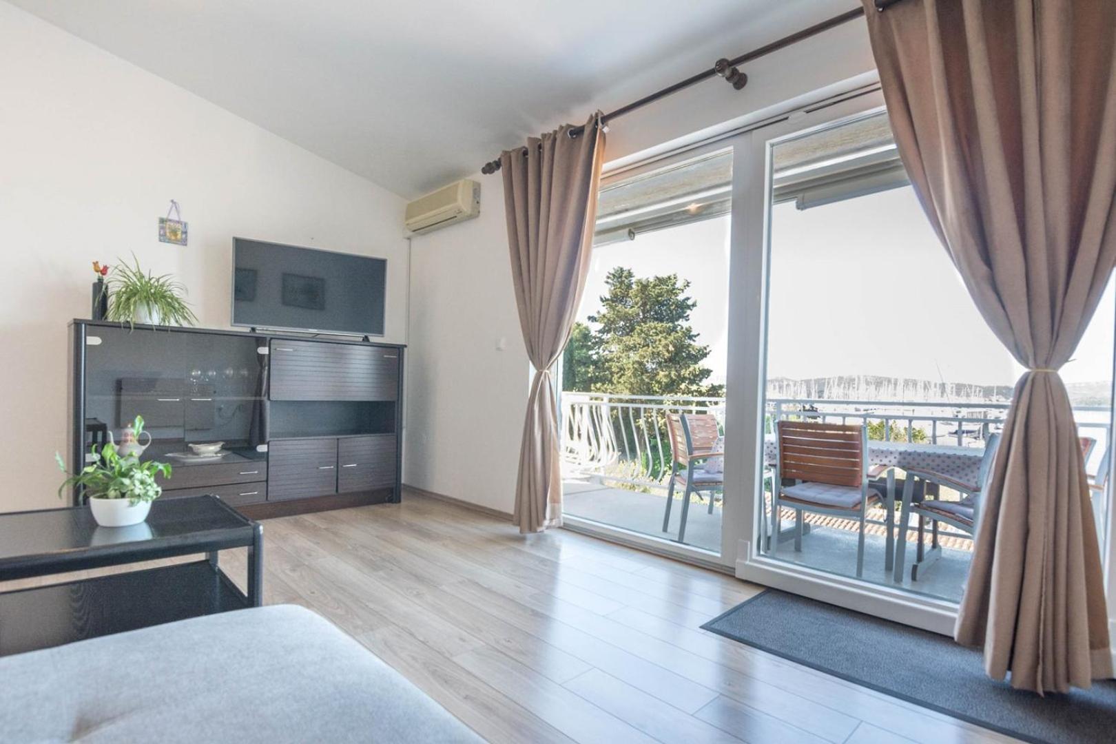 Apartment Rajna Биоград на Мору Екстериор снимка