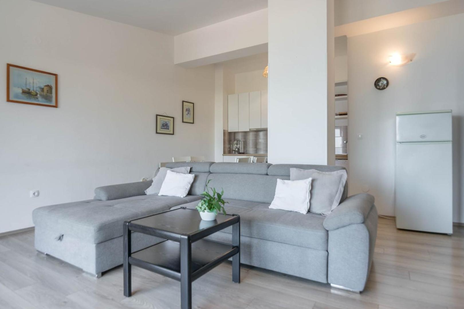 Apartment Rajna Биоград на Мору Екстериор снимка