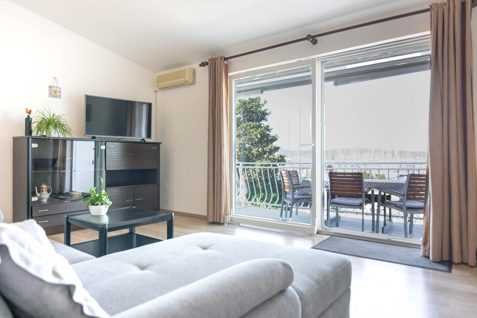 Apartment Rajna Биоград на Мору Екстериор снимка